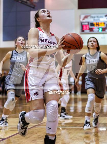 Thumbnail 2 in Muenster vs. Lindsay (UIL 2A Region II Bi-District) photogallery.