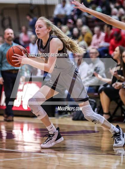 Thumbnail 2 in Muenster vs. Lindsay (UIL 2A Region II Bi-District) photogallery.