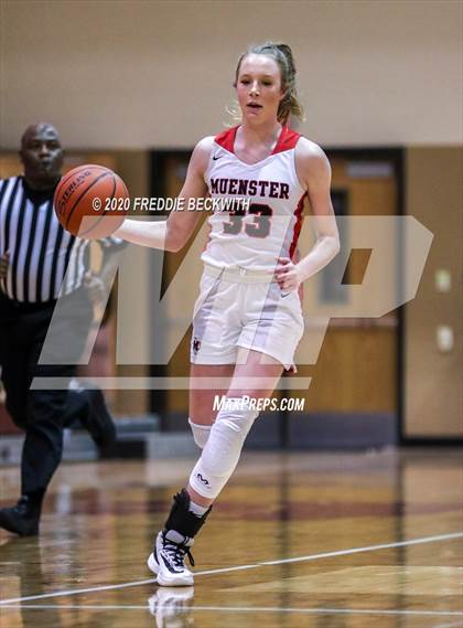 Thumbnail 3 in Muenster vs. Lindsay (UIL 2A Region II Bi-District) photogallery.