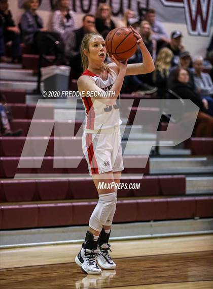Thumbnail 2 in Muenster vs. Lindsay (UIL 2A Region II Bi-District) photogallery.