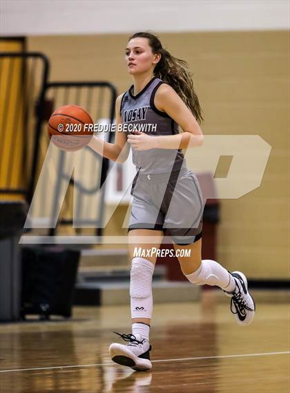 Thumbnail 1 in Muenster vs. Lindsay (UIL 2A Region II Bi-District) photogallery.