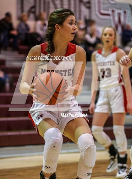 Thumbnail 2 in Muenster vs. Lindsay (UIL 2A Region II Bi-District) photogallery.
