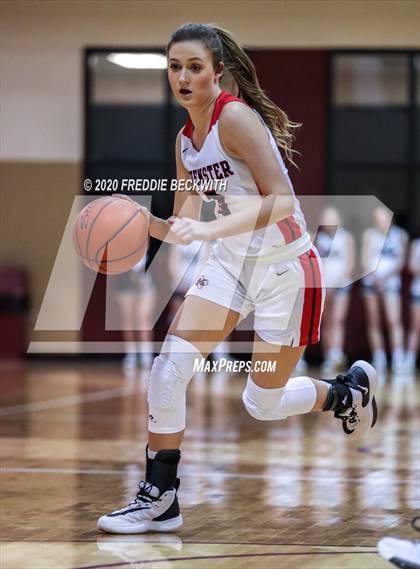 Thumbnail 1 in Muenster vs. Lindsay (UIL 2A Region II Bi-District) photogallery.