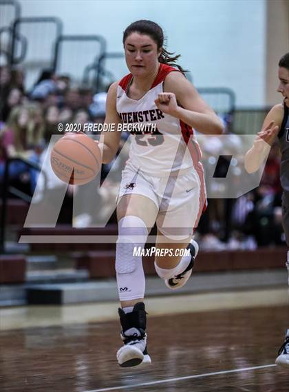 Thumbnail 2 in Muenster vs. Lindsay (UIL 2A Region II Bi-District) photogallery.