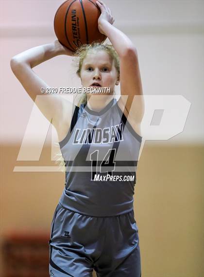 Thumbnail 1 in Muenster vs. Lindsay (UIL 2A Region II Bi-District) photogallery.