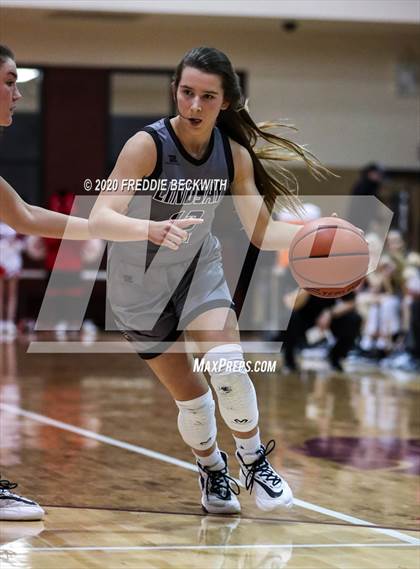 Thumbnail 3 in Muenster vs. Lindsay (UIL 2A Region II Bi-District) photogallery.