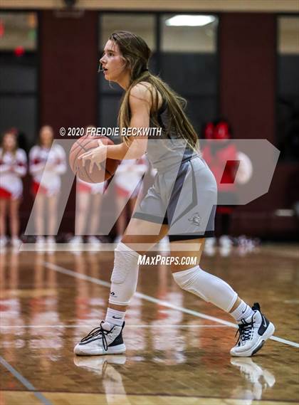 Thumbnail 1 in Muenster vs. Lindsay (UIL 2A Region II Bi-District) photogallery.
