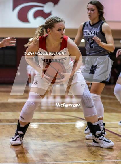 Thumbnail 3 in Muenster vs. Lindsay (UIL 2A Region II Bi-District) photogallery.