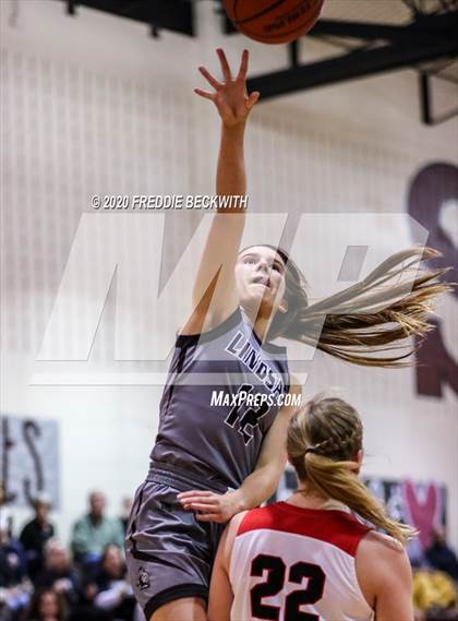 Thumbnail 1 in Muenster vs. Lindsay (UIL 2A Region II Bi-District) photogallery.