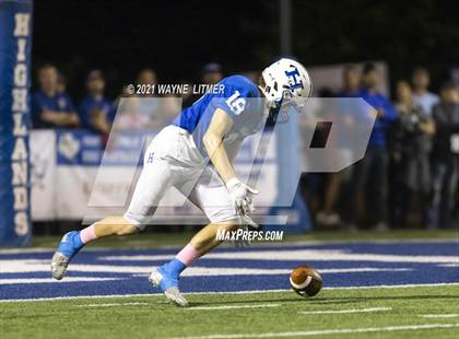 Thumbnail 3 in Covington Catholic @ Highlands photogallery.