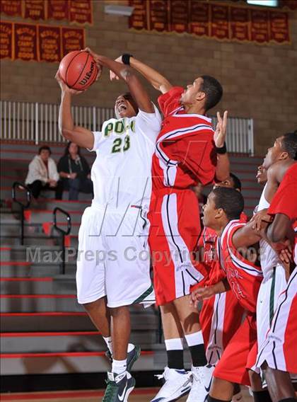 Thumbnail 3 in Leuzinger vs. Poly (MaxPreps Holiday Classic) photogallery.