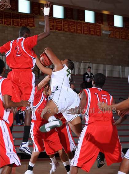 Thumbnail 1 in Leuzinger vs. Poly (MaxPreps Holiday Classic) photogallery.