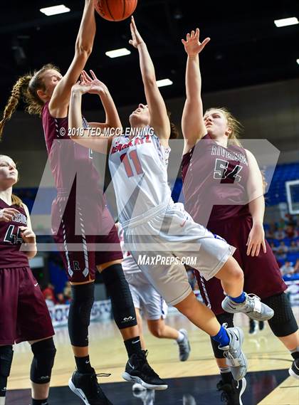 Thumbnail 3 in Melbourne vs Riverside (AAA 2A Final) photogallery.