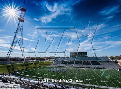 Thumbnail 3 in Rowlett vs Skyline (UIL 6A Area Playoff) photogallery.