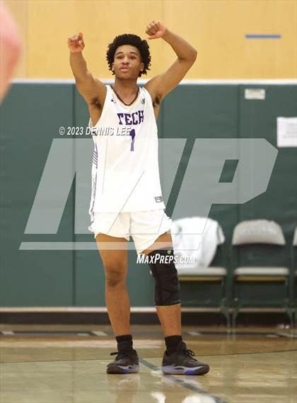 Thumbnail 2 in Oakland Tech vs. Campolindo (MLK Classic @ De La Salle) photogallery.