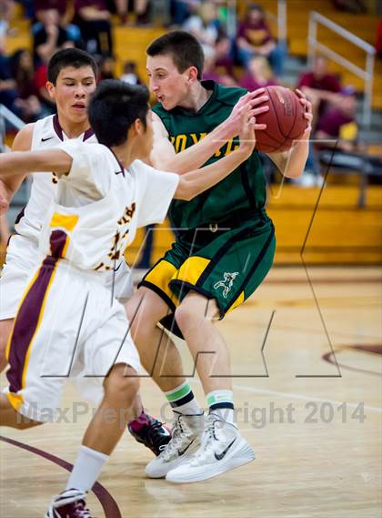 Thumbnail 2 in Royal @ Simi Valley photogallery.