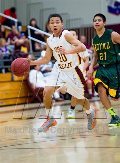 Thumbnail 2 in Royal @ Simi Valley photogallery.