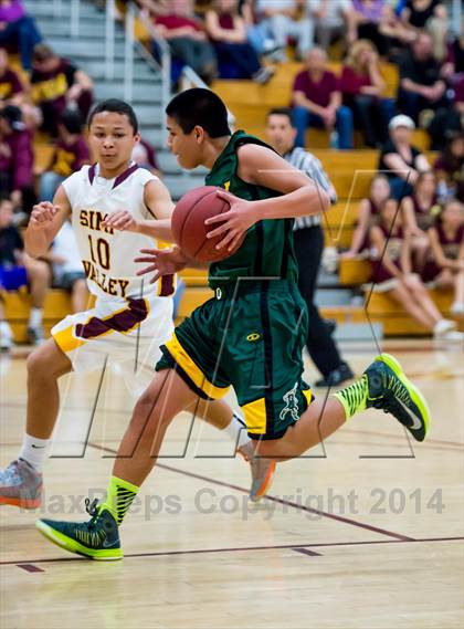 Thumbnail 3 in Royal @ Simi Valley photogallery.