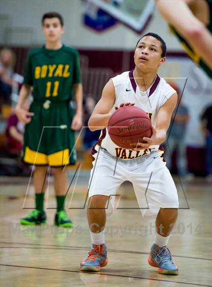 Thumbnail 3 in Royal @ Simi Valley photogallery.