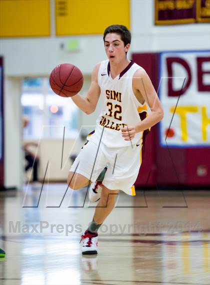 Thumbnail 3 in Royal @ Simi Valley photogallery.