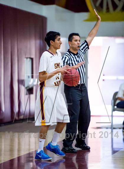 Thumbnail 2 in Royal @ Simi Valley photogallery.