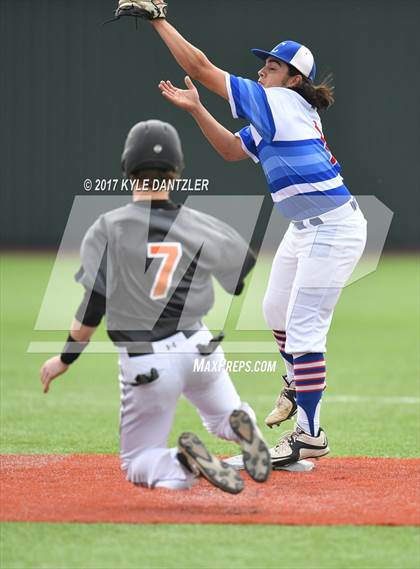 Thumbnail 3 in Childress vs Springtown (Walker Stallcup Tournament) photogallery.
