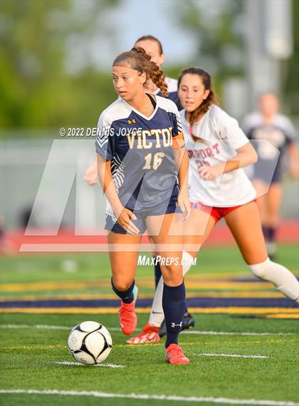 Thumbnail 2 in Fairport @ Victor photogallery.