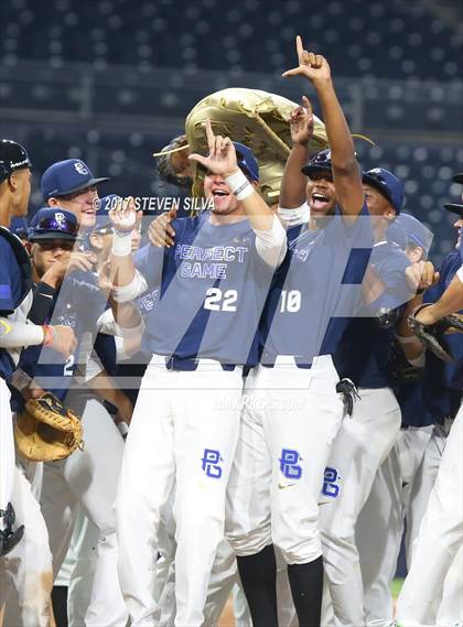 Thumbnail 2 in Perfect Game All-American Classic (East vs. West) photogallery.