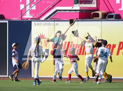 Thumbnail 2 in Perfect Game All-American Classic (East vs. West) photogallery.