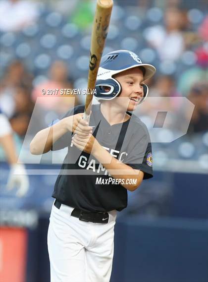 Thumbnail 1 in Perfect Game All-American Classic (East vs. West) photogallery.