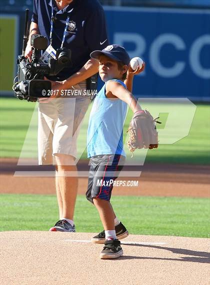 Thumbnail 2 in Perfect Game All-American Classic (East vs. West) photogallery.