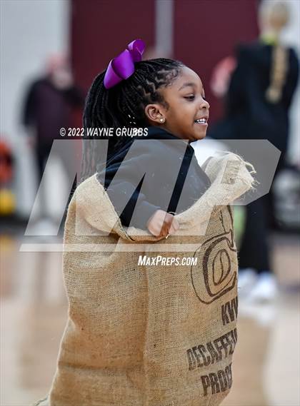 Thumbnail 2 in Calvert @ White Oak (Holiday Hoops Classic) photogallery.