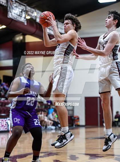Thumbnail 3 in Calvert @ White Oak (Holiday Hoops Classic) photogallery.