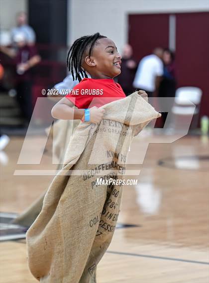 Thumbnail 1 in Calvert @ White Oak (Holiday Hoops Classic) photogallery.