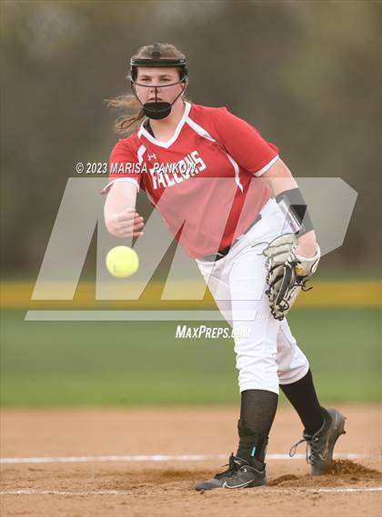 Thumbnail 3 in Bishop Grimes vs Fabius Pompey photogallery.