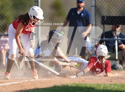Thumbnail 3 in Bishop Grimes vs Fabius Pompey photogallery.
