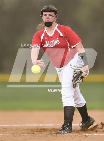 Thumbnail 3 in Bishop Grimes vs Fabius Pompey photogallery.