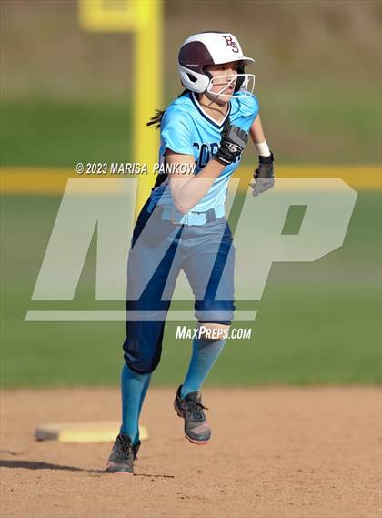 Thumbnail 3 in Bishop Grimes vs Fabius Pompey photogallery.