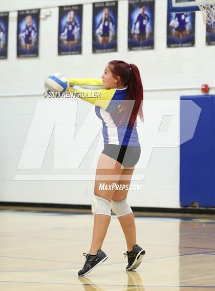 Thumbnail 2 in South Lake vs Lake Shore photogallery.