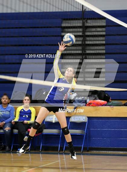 Thumbnail 3 in South Lake vs Lake Shore photogallery.