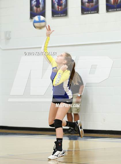 Thumbnail 3 in South Lake vs Lake Shore photogallery.