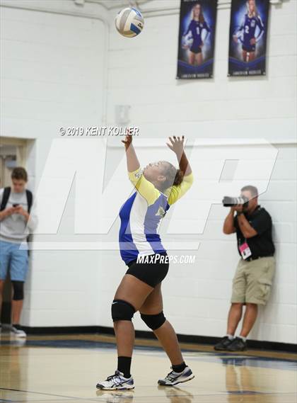 Thumbnail 2 in South Lake vs Lake Shore photogallery.