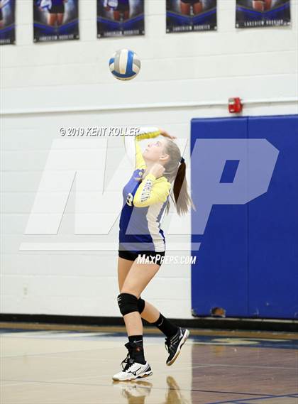 Thumbnail 3 in South Lake vs Lake Shore photogallery.