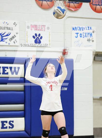Thumbnail 1 in South Lake vs Lake Shore photogallery.