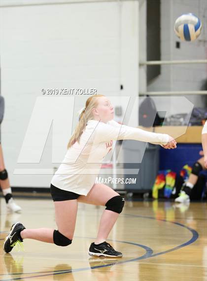 Thumbnail 2 in South Lake vs Lake Shore photogallery.