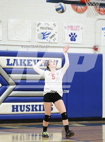 Thumbnail 2 in South Lake vs Lake Shore photogallery.