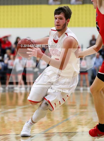 Thumbnail 1 in Muenster vs. Sam Rayburn (UIL 2A Regional Quarterfinal) photogallery.