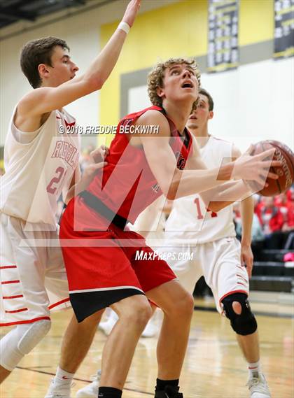 Thumbnail 1 in Muenster vs. Sam Rayburn (UIL 2A Regional Quarterfinal) photogallery.