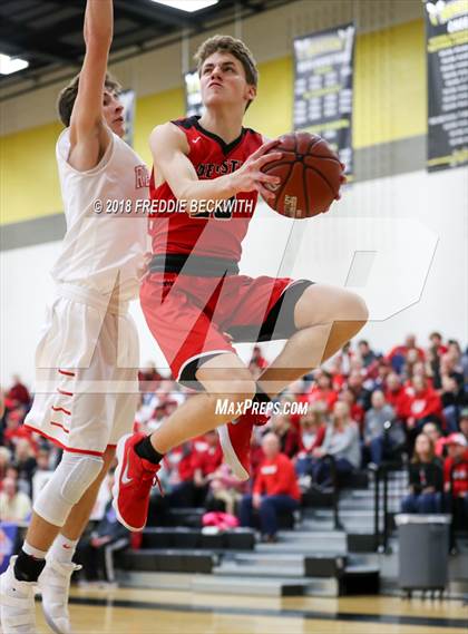 Thumbnail 2 in Muenster vs. Sam Rayburn (UIL 2A Regional Quarterfinal) photogallery.