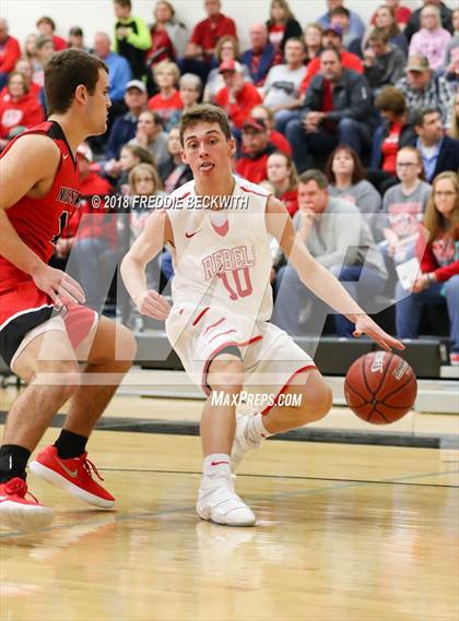 Thumbnail 2 in Muenster vs. Sam Rayburn (UIL 2A Regional Quarterfinal) photogallery.